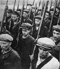 1941 год. Тысячи советских людей вступили в отряды народного ополчения и вооруженные рабочие батальоны